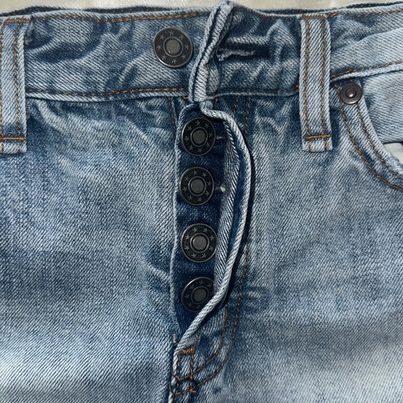 Free People 5 Button Fly Cutoff Camp Denim Shorts 2” Inseam Lite Wash Distressed - Picture 8 of 14